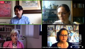Académicos hablando sobre Venustiano Carranza y la política exterior mexicana.