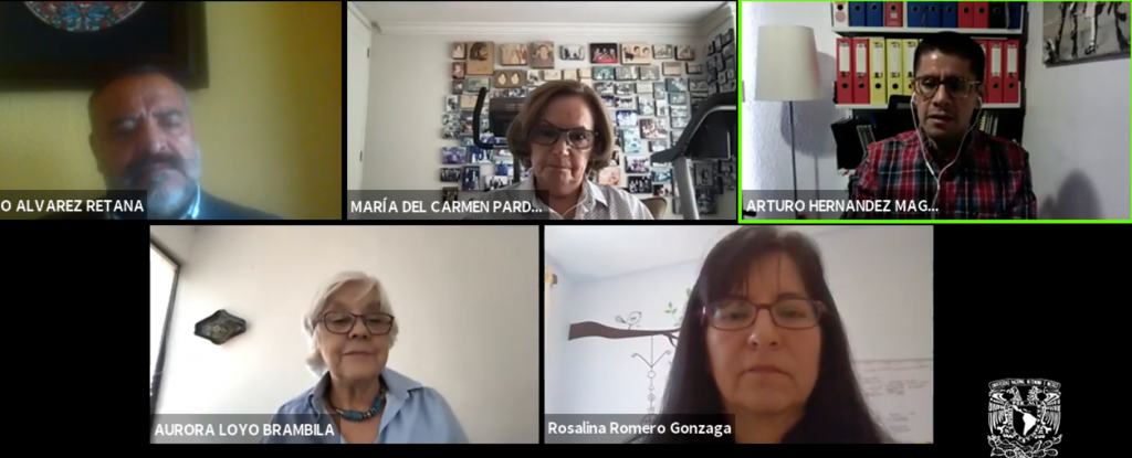 Captura de maestros de UNAM en conferencia sobre educación básica