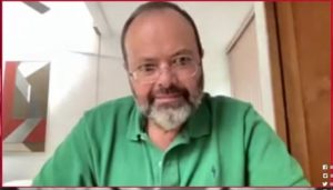 Captura de Doctor Álvaro V. Mantecón hablando sobre represión social.