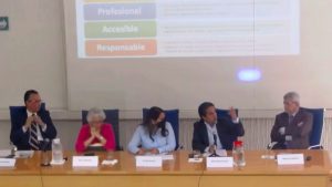 Panel de una de las mesas de análisis. Foto: José A. García