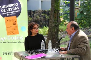 Entrevistadora y Alejandro Rosas. Foto: Metzi Rodríguez