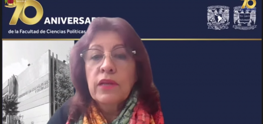 Captura de la directora de la facultad hablando de la importancia del pensamiento crítico